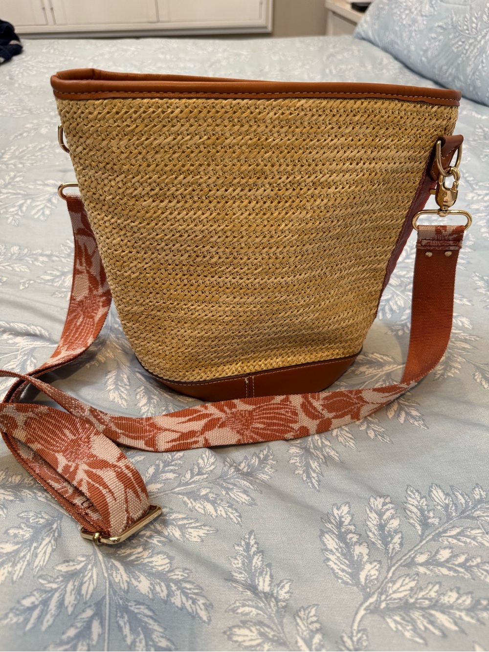 Stella & Dot Straw Bucket Crossbody with Rust Floral Strap